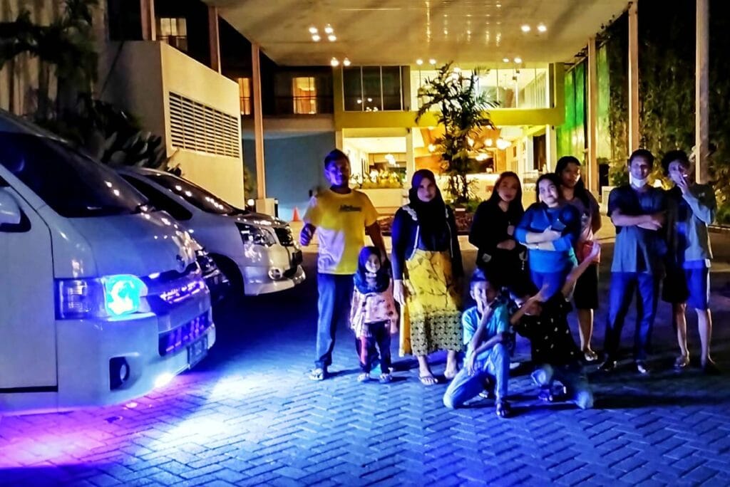 Sewa Hiace Pulo Gebang