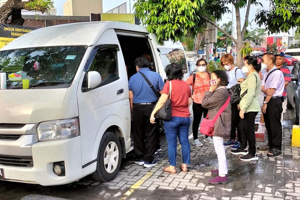 Sewa Hiace Karet Setiabudi