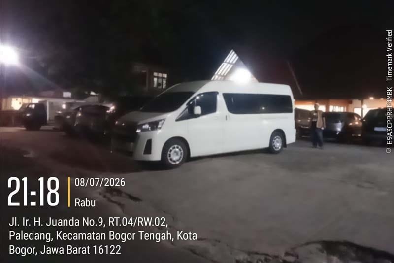 Sewa Hiace Taman Sari